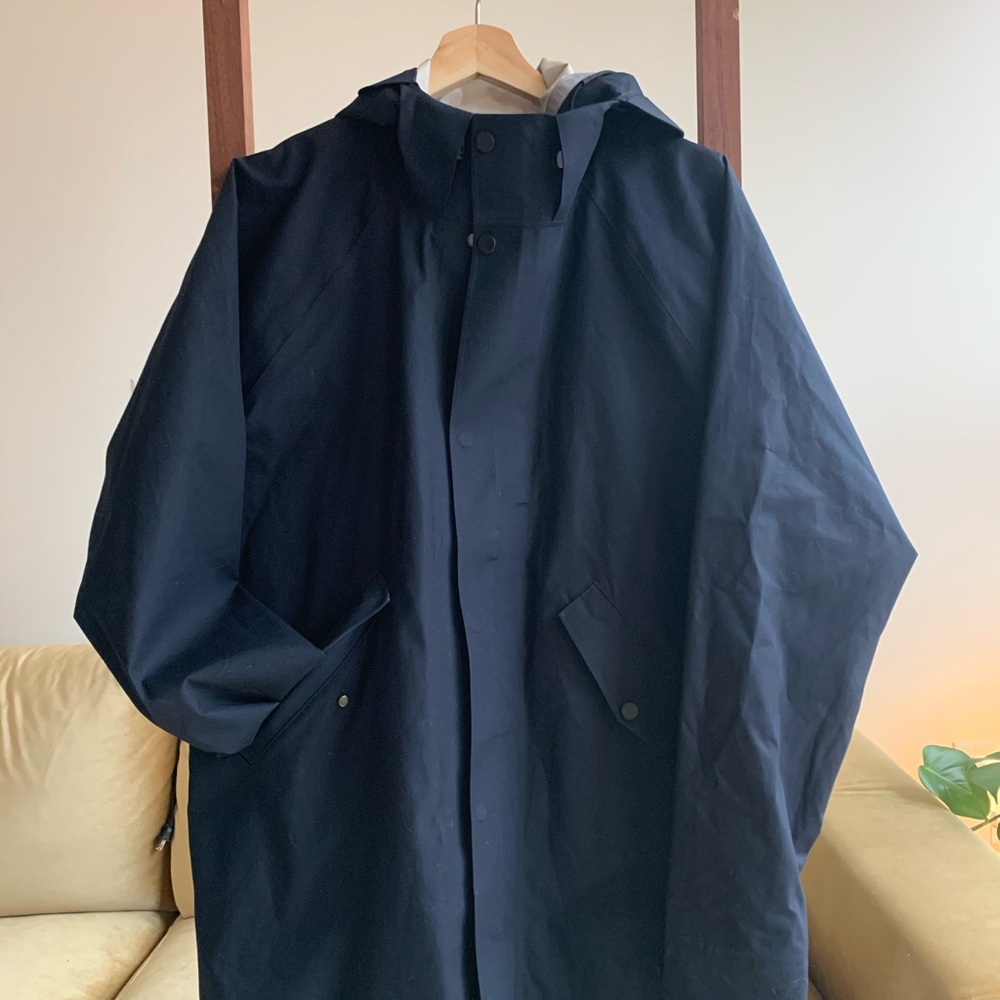Everlane Men’s Raincoat Large Navy Blue